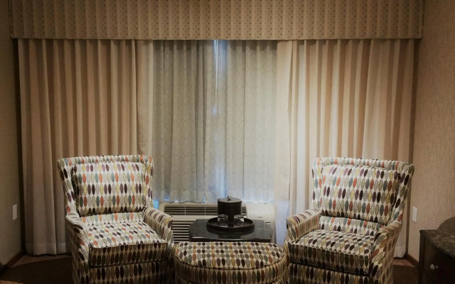 Town & Country Inn and Suites