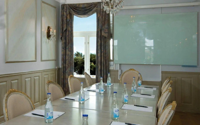 Quality Hotel Carlia