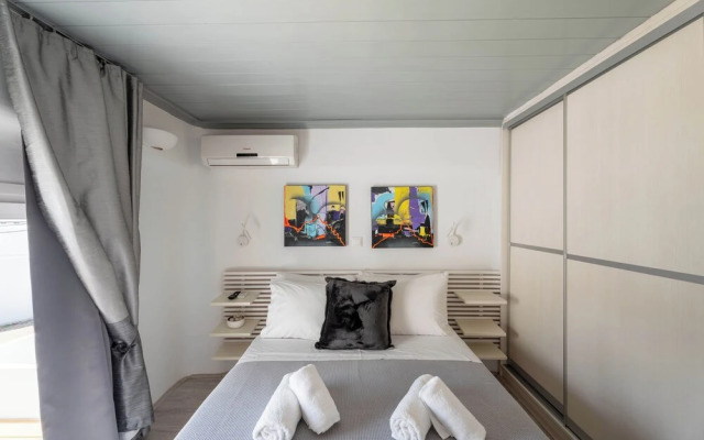 Phaedrus Living: Ornos Beach House Mykonos