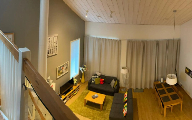 Дом у спа-центра и озера