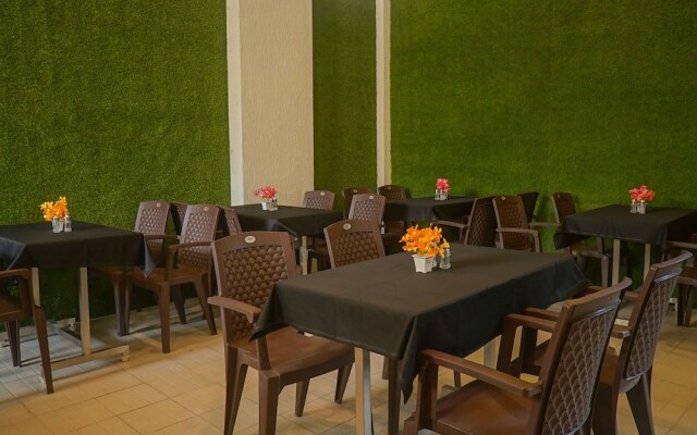 Townhouse OAK Kuval Inn