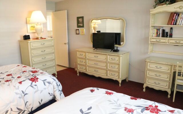 Jamaica Royale 054 - 1 Br Apts