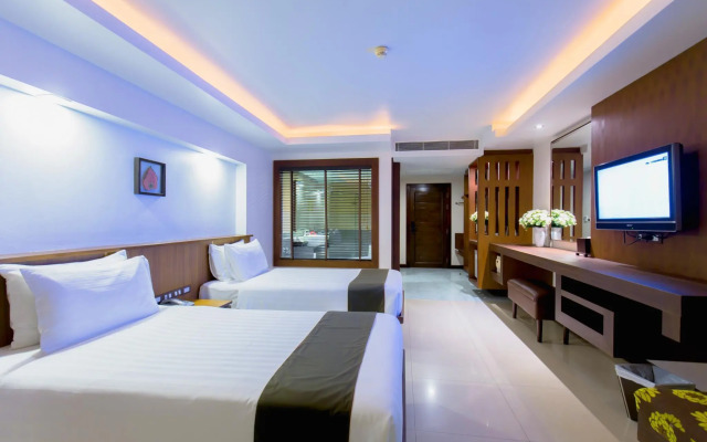 Thanthip Beach Resort