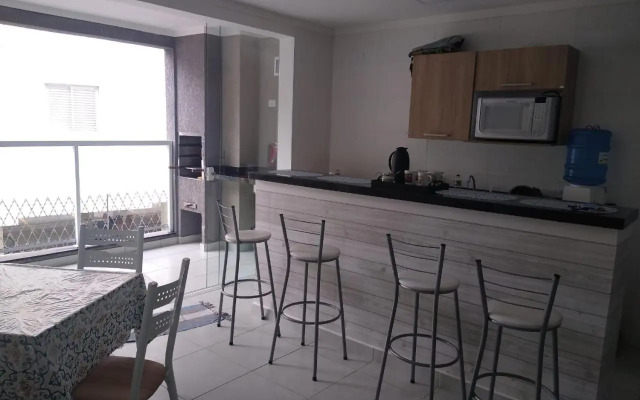 Ubatuba - Apartamento com Churrasqueira e Piscina