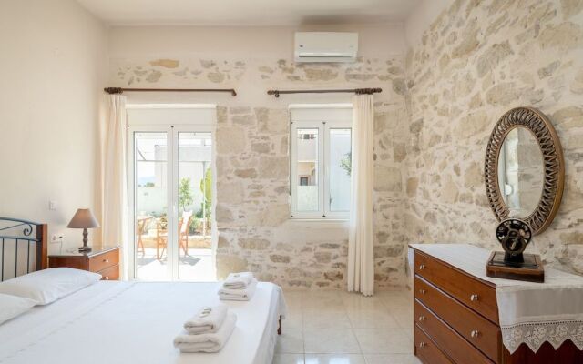 Zeus Traditional House