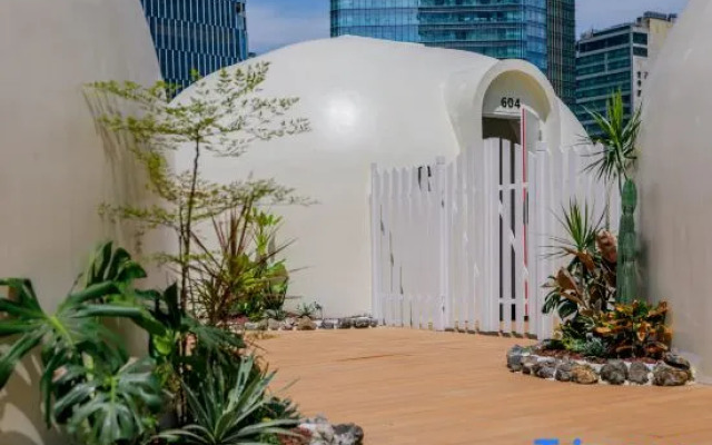 Qingyou Sharing Hotel (Monument to the people's Liberation Store