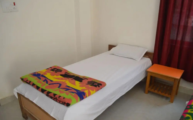 Middle Way Home Stay