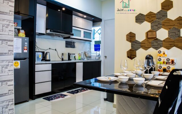J&J Vacation Home @ Parkland Residences