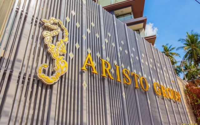 The Aristo Beach by Holy Cow 318