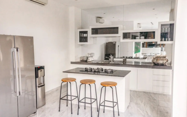 AB Villa & Apartments