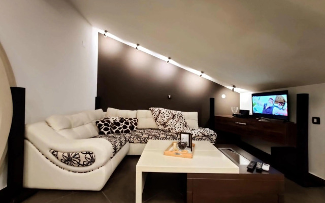 Sky Apartments Special