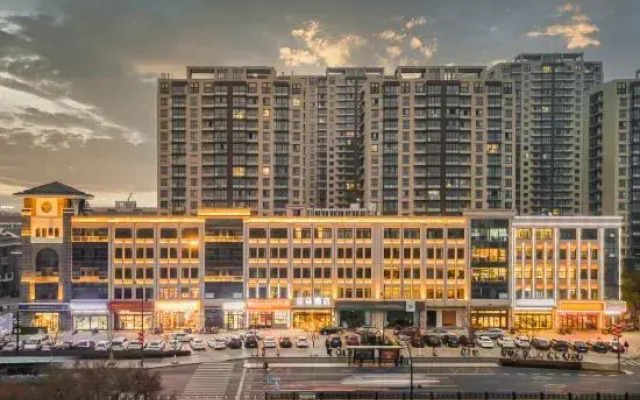 Atour Hotel, Xintiandi Square, Yixing City Center