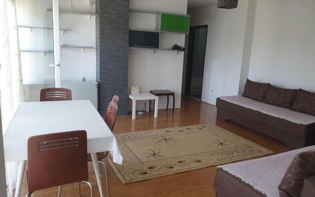 Lüx Living Apartment with 3 Rooms