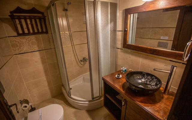 Hermes Cave Hotel