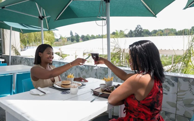 ANEW Hotel & Convention Centre OR Tambo