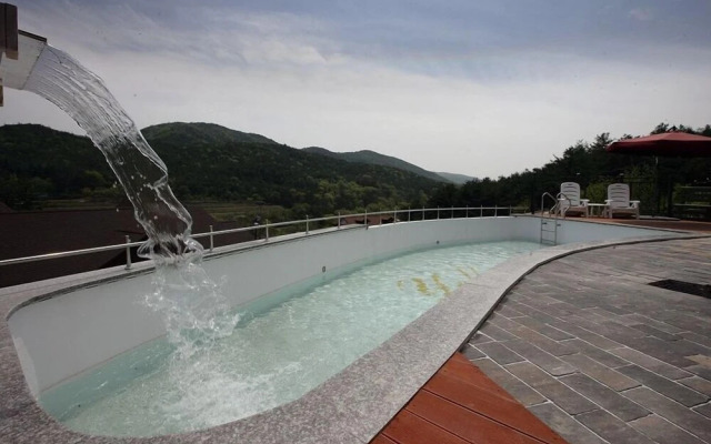 Yellow star Pension