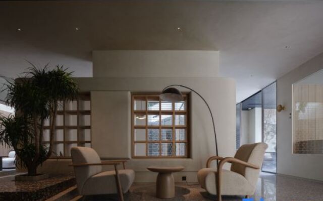 Xianju Chun and Qingxi Homestay