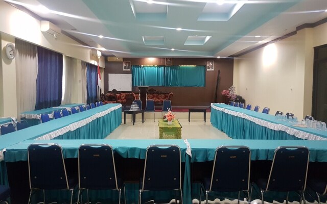 OYO 1633 Hotel Darma Nusantara 3