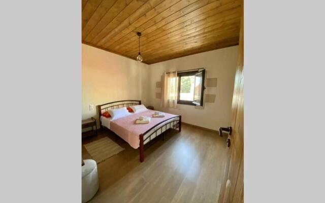 Nikos Traditional House