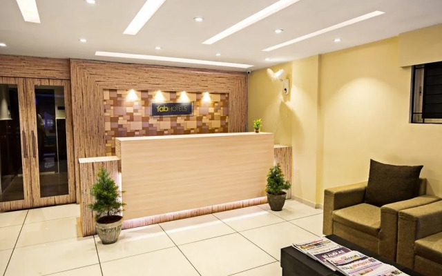 OYO 9682 Hotel Plaza Heights