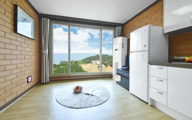 Yeosu Hwangto Pension