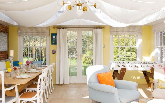 Amazing 5 BR Country Home Pool Gym Yoga Studio