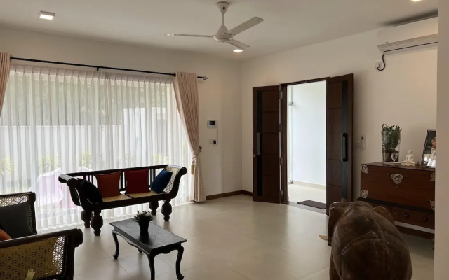 Silina Airport Residence in Katunayake
