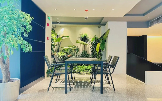 Dayin Hotel (Shanghai People's Square & Suzhou River Branch)