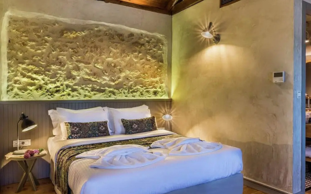 Traditional Renovated Villa Liodosifis with Heated Private Pool, Hot Tub & BBQ
