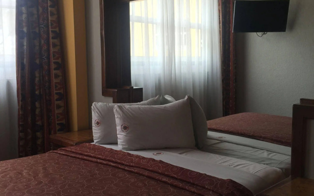 Hotel Mina