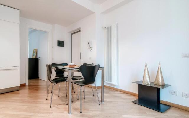 Vicolo Dei Pescatori - by MyHomeInComo