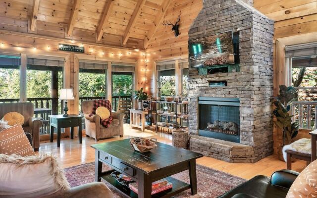 Timberwolf Vista w HotTub Pool View