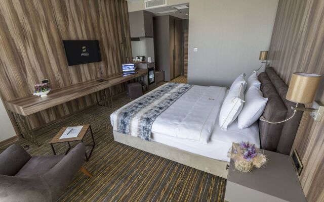 Shimall Deluxe Hotel