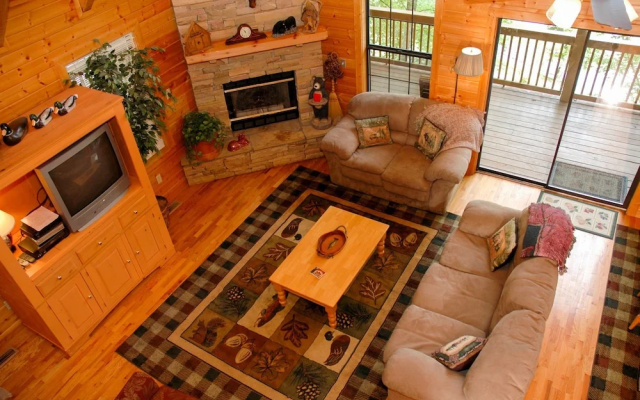 ON THE RIDGE - 3 Br Cabin