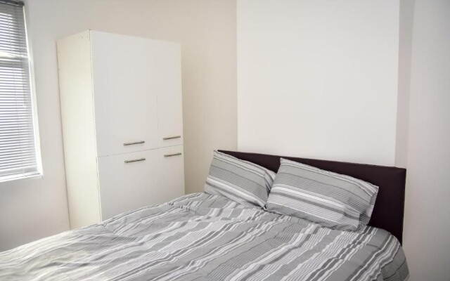 Execellent Home to Stay in Moston M40