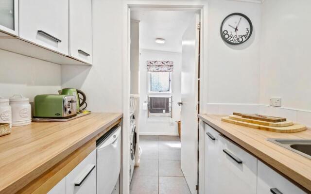 Snells Sanctuary - Snells Beach Holiday Home