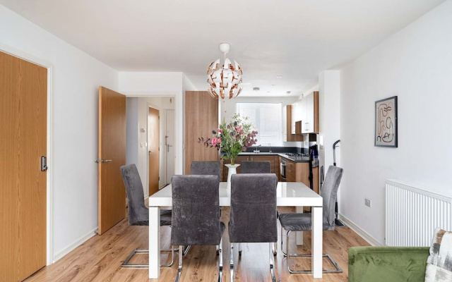 Charming 2-bedroom House in Northfleet