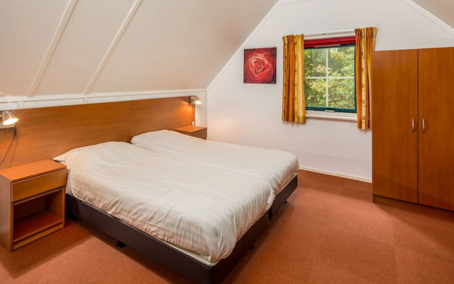 Detached holiday home with dishwasher, in a nature reserve