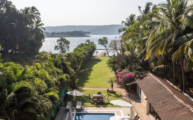 Safira River Front Resort