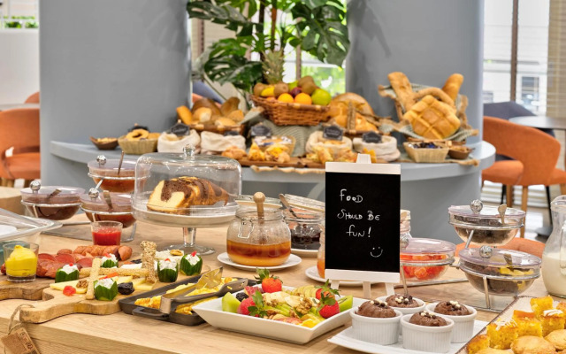 Phidias Piraeus Hotel