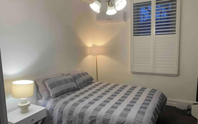 Cozy House Ideal Location