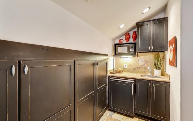 Waterwall House 5 Bedroom Home by Redawning