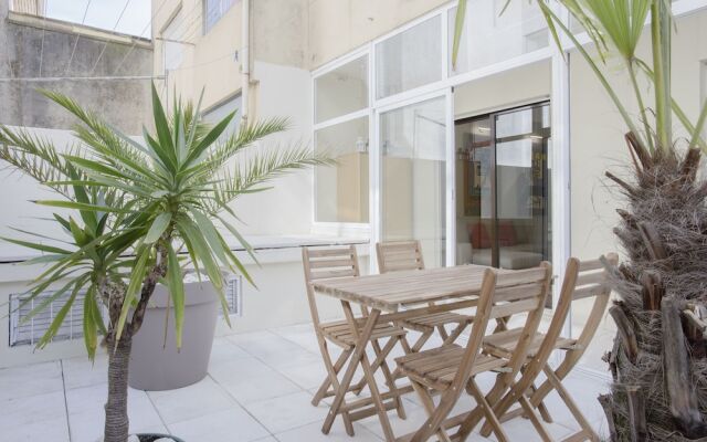 Liiiving in Porto Terrace Downtown