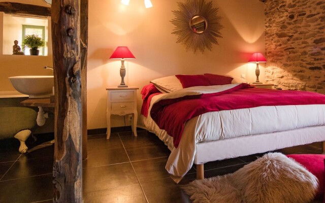 Spacious Holiday Home in Altillac with Private Pool