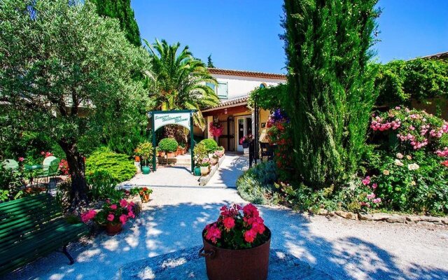 Le Pradet Hotel