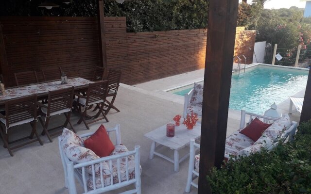 Trilocale In Villa Con Piscina - Clima E Wi-fi