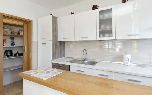 Apartment Lola