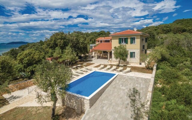 Nice Home in Verunic With Outdoor Swimming Pool, Wifi and 5 Bedrooms