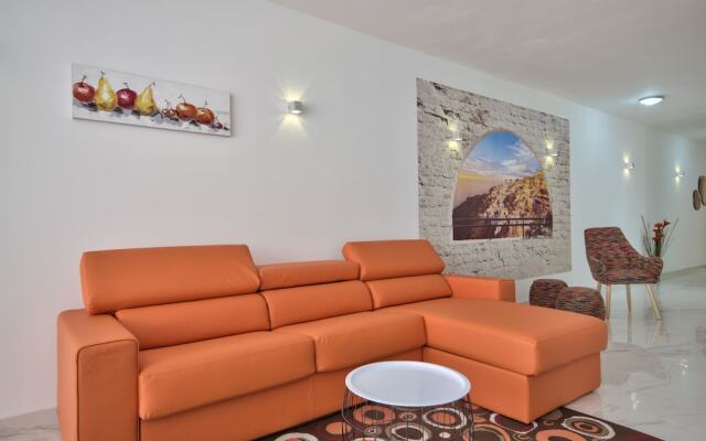 First Class Apartments Calleja by G&G