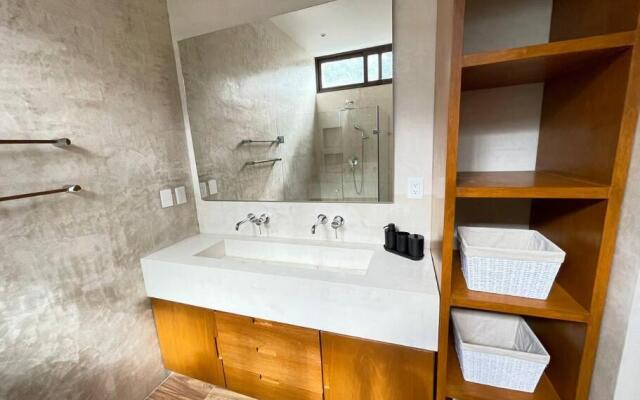 Luxury House Tomanoa - 10pers - 4rooms - Pool - HotJacuzzi - Speed Wifi -waterfall